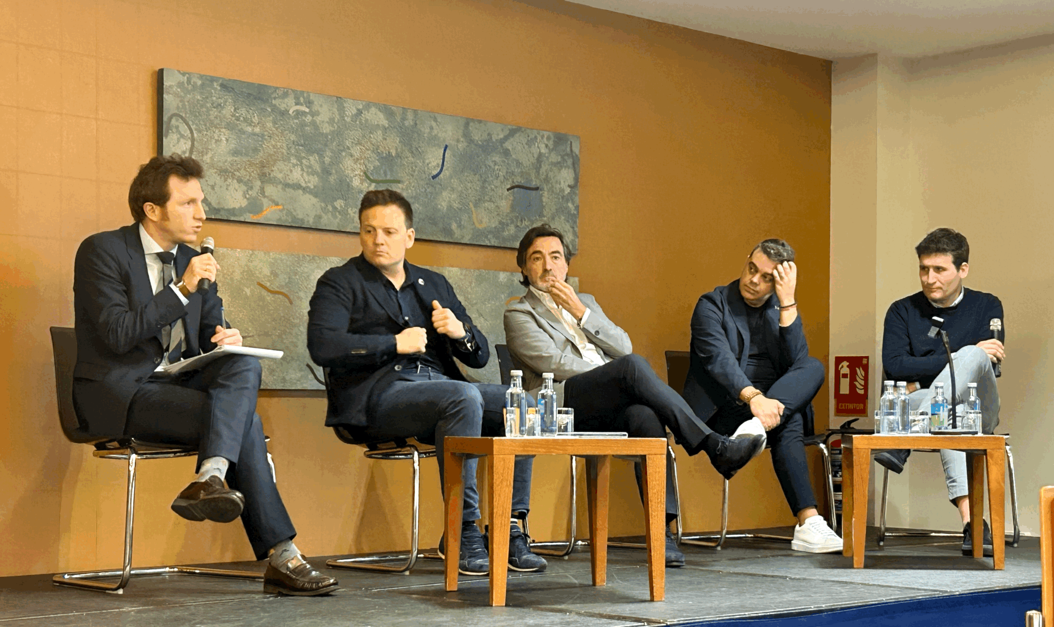 Mesa de debate "La dimensión como factor de competitividad"