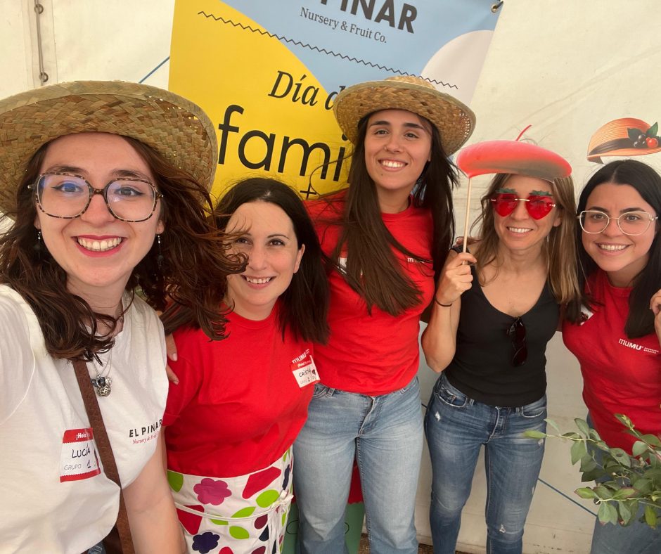 Empleados de El Pinar en el photocall de El Pinar