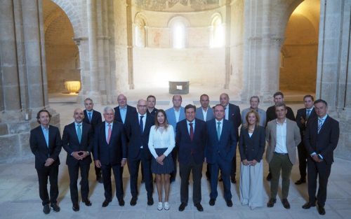Foto de familia de la jornada XXXV años de Diálogos Castilla y León Económica