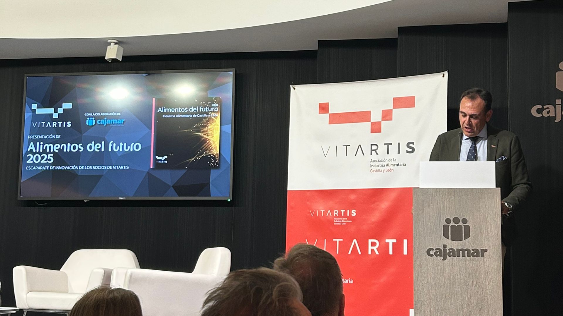 Presentación del libro "Alimentos del futuro 2025" editado por Vitartis España y Cajamar