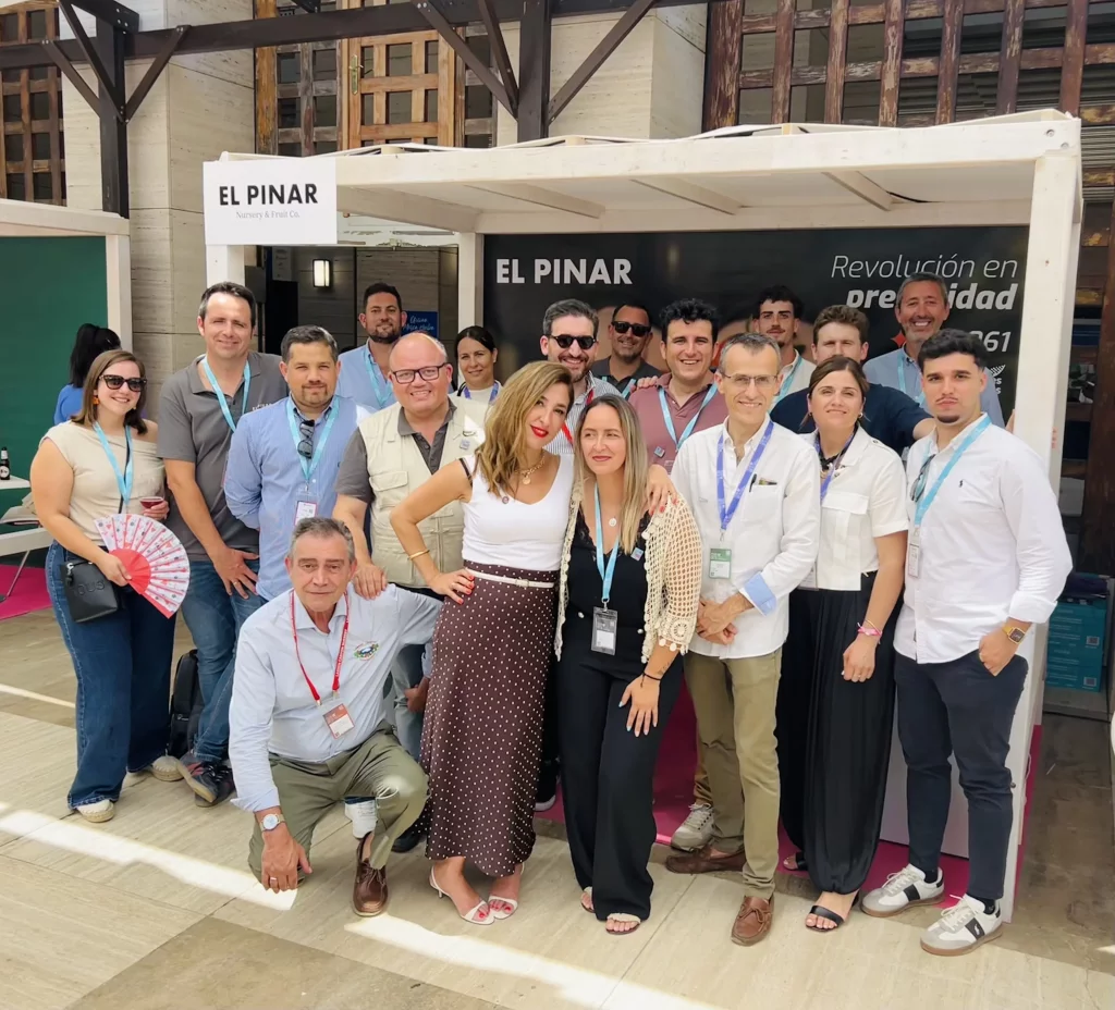 Equipo de El Pinar en el undécimo Congreso Internacional de Frutos Rojos de Huelva.